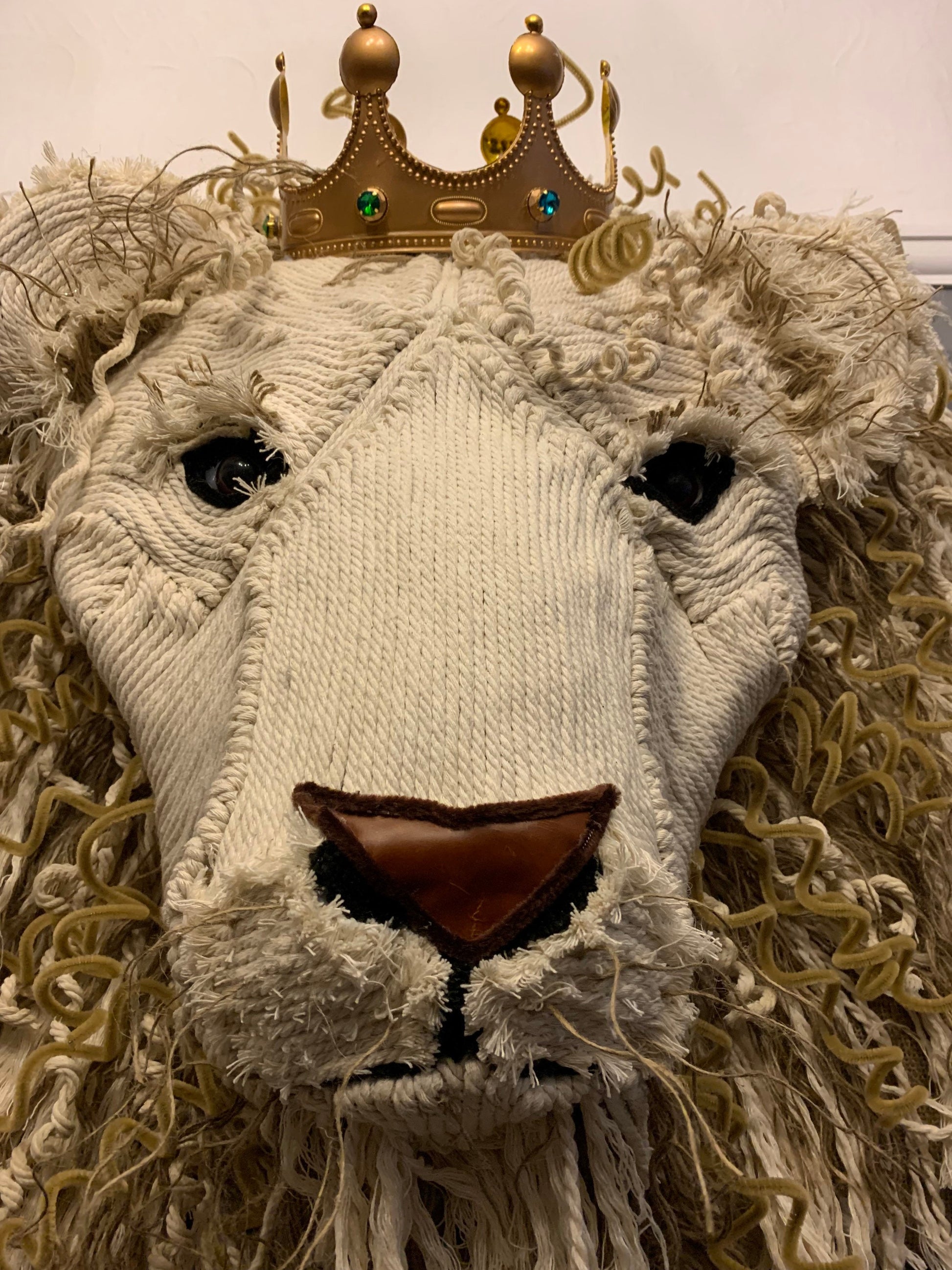 Stunning Macrame Lion Head Wall mount Boho Rustic with a Crown King of the Jungle sSimba