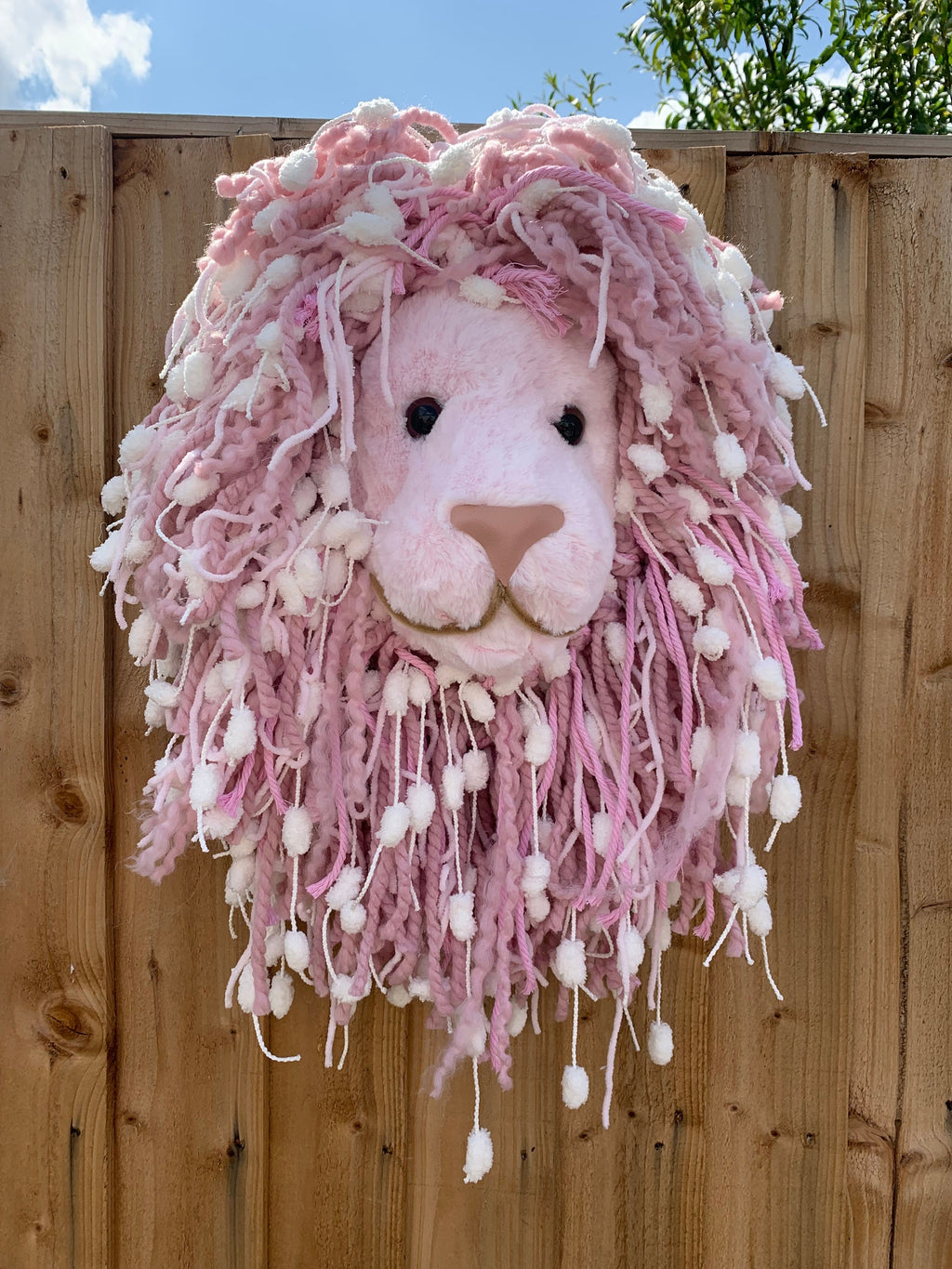 Baby Pink Lion Head, girls bedroom Gift boxed GORGEOUS Animal head