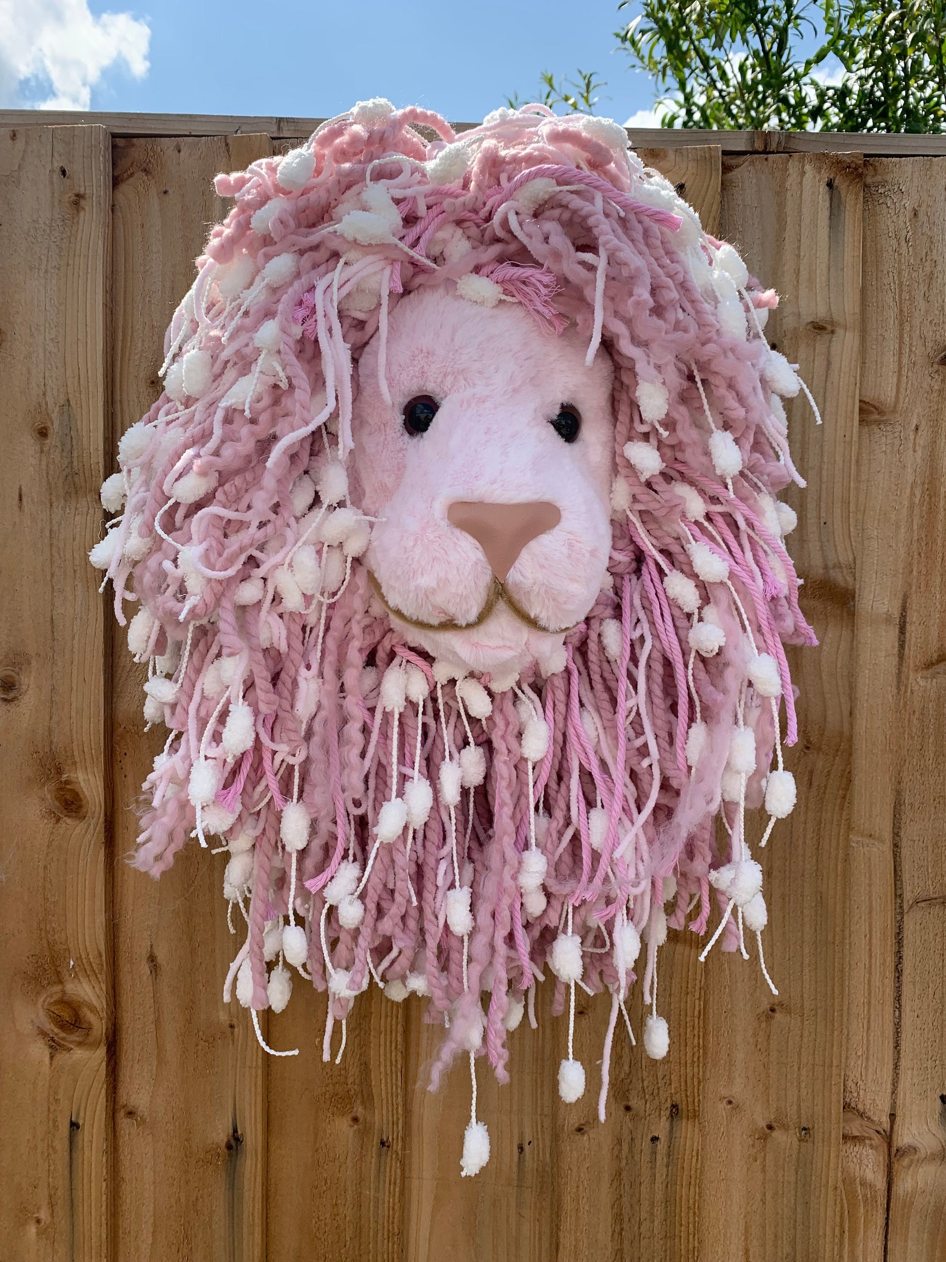 Baby Pink Lion Head, girls bedroom Gift boxed GORGEOUS Animal head