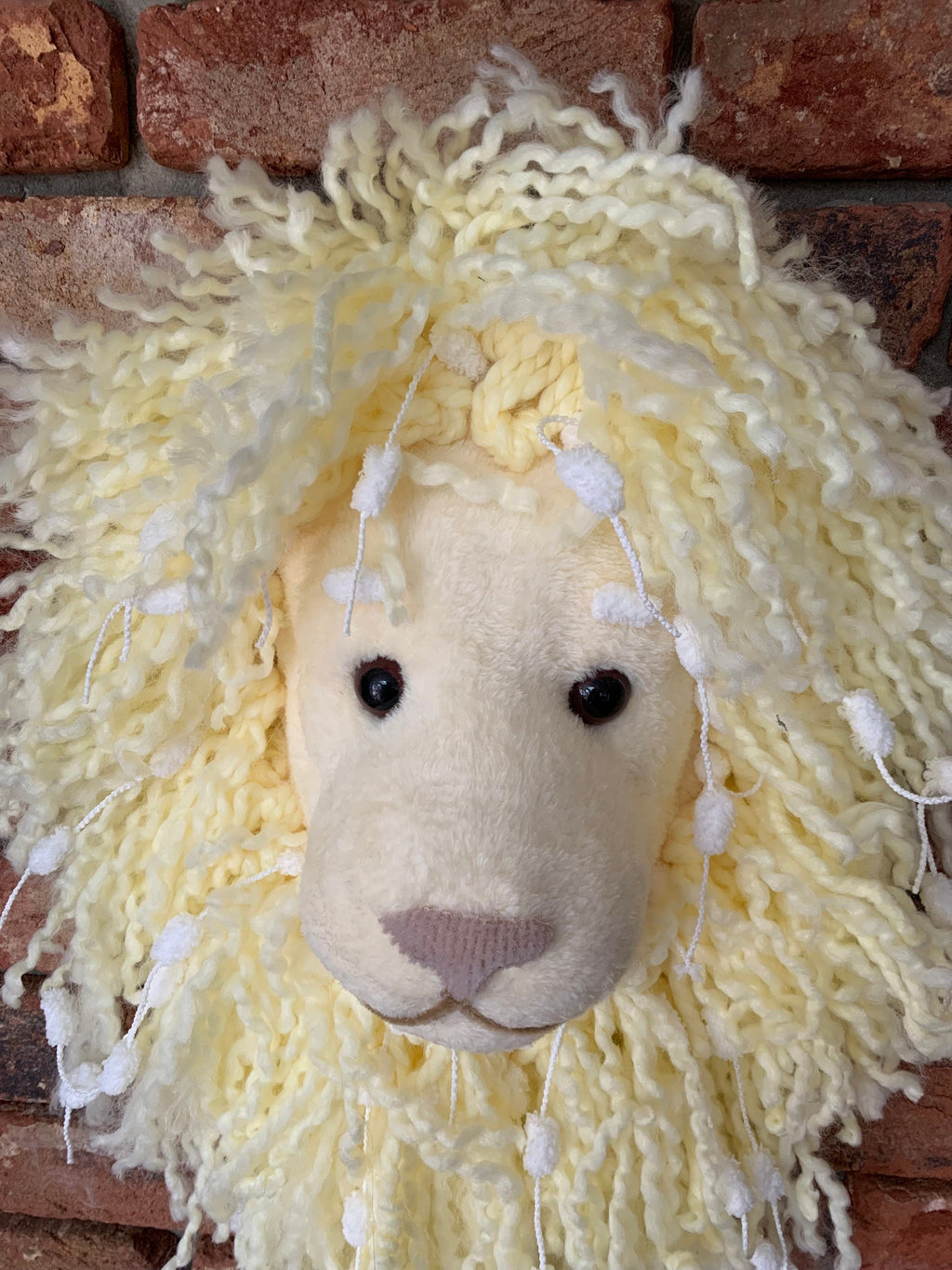 Baby lemon Lion Head, girls bedroom Gift boxed GORGEOUS !