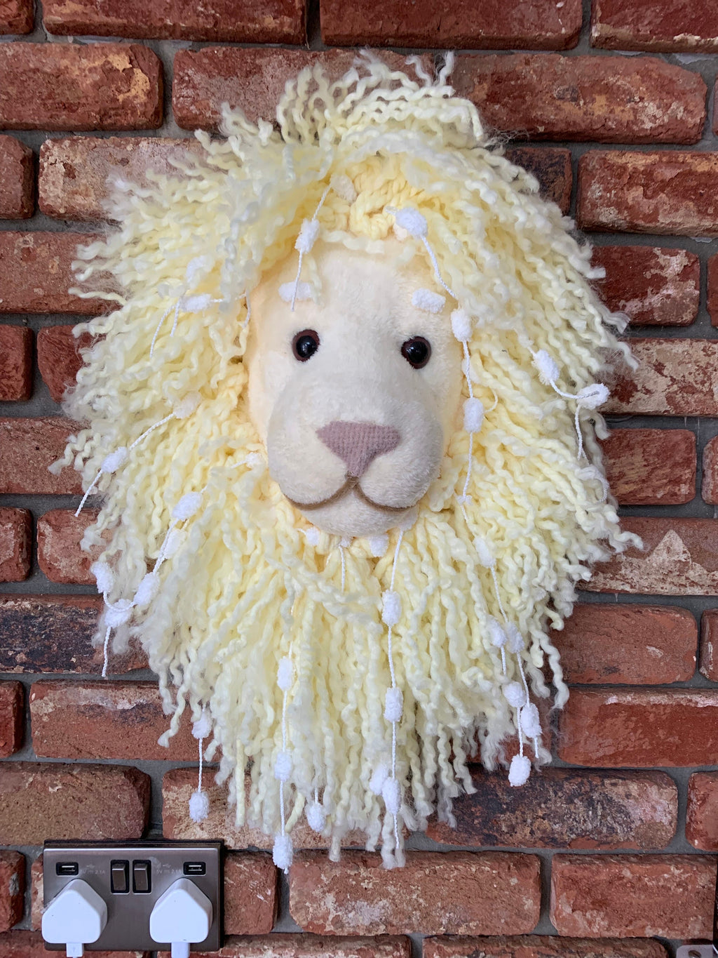 Baby lemon Lion Head, girls bedroom Gift boxed GORGEOUS !