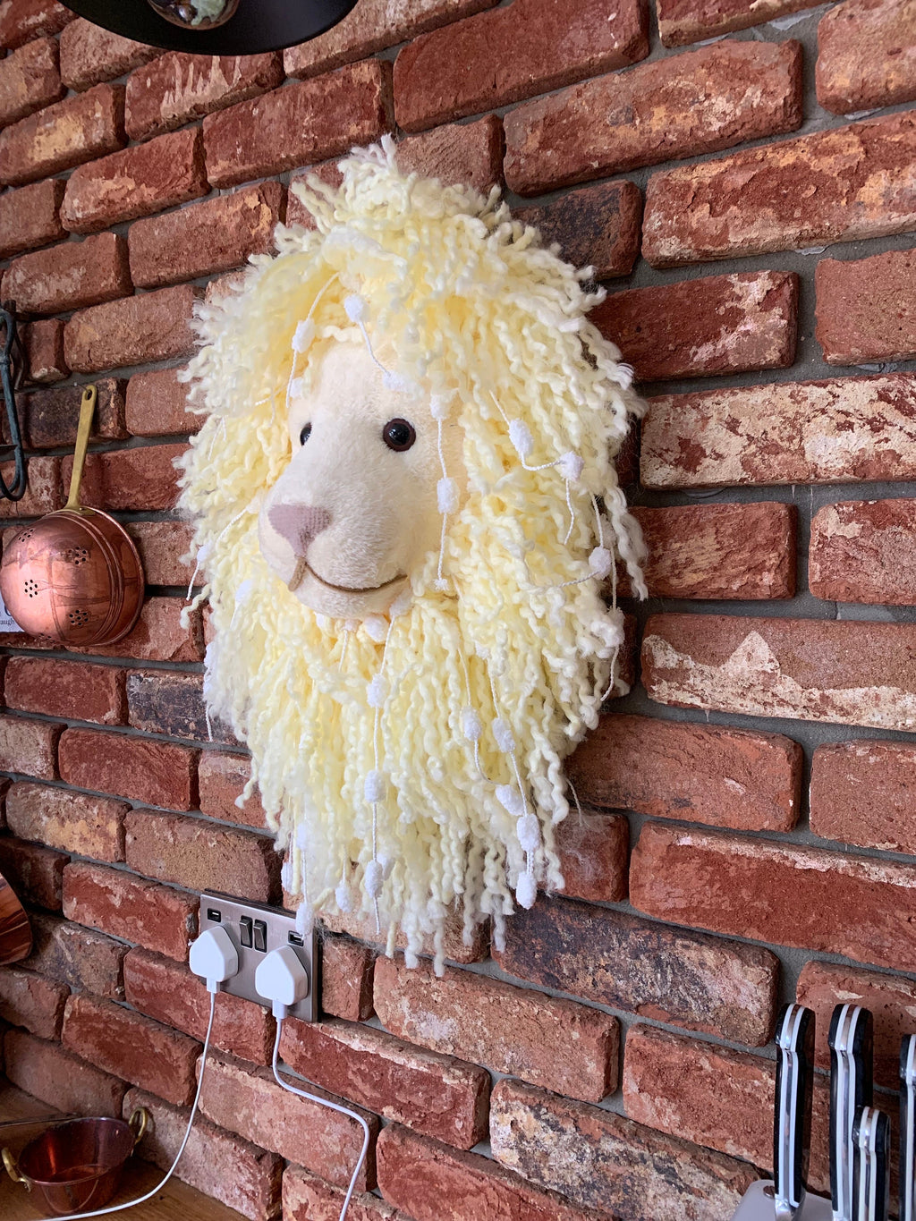 Baby lemon Lion Head, girls bedroom Gift boxed GORGEOUS !