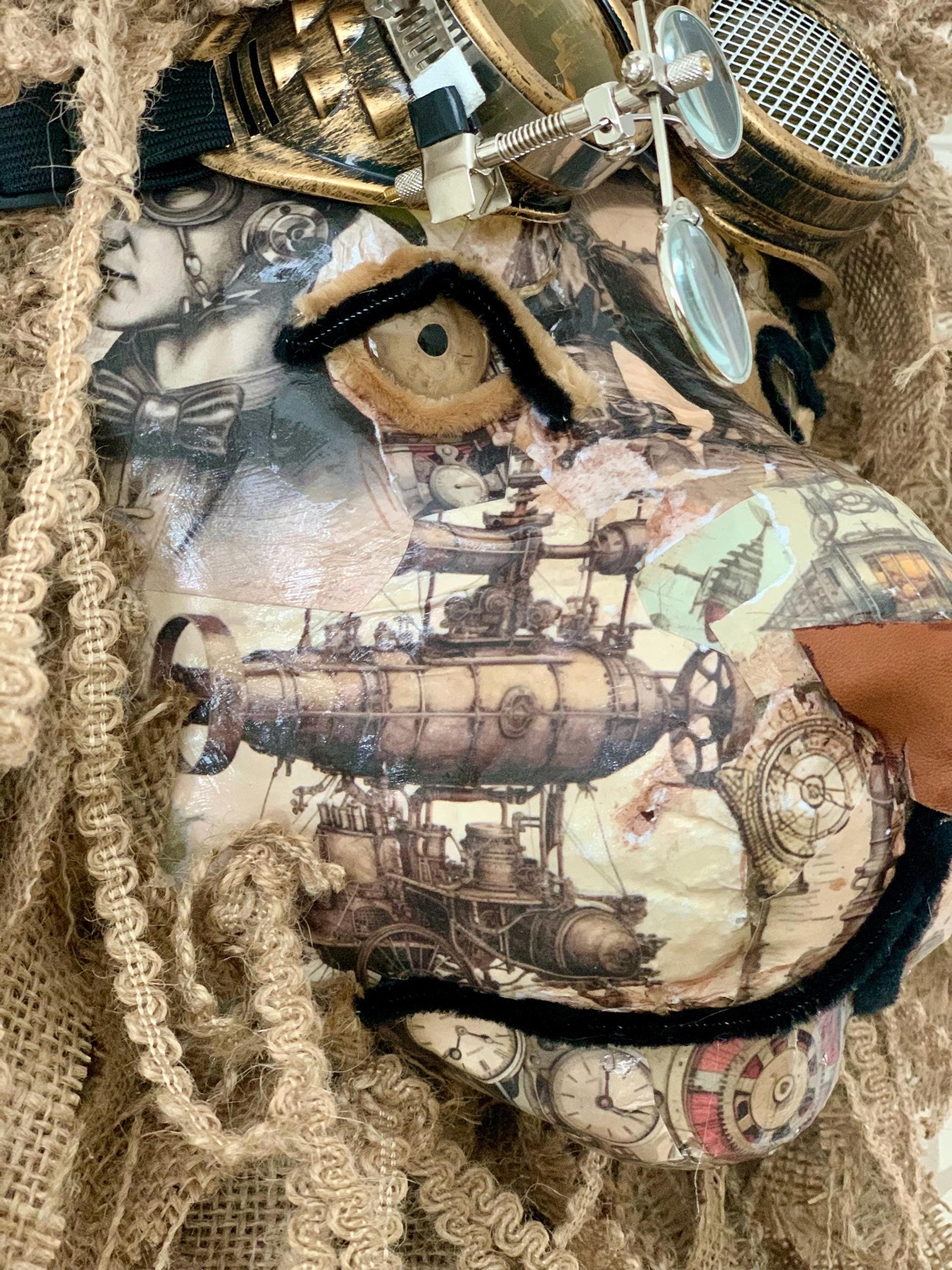 Hessian the steampunk Lion head Beautiful Christmas present wall art unusual art gift decoration amazing vintage goggles